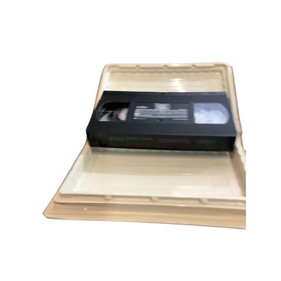 Vintage Whinnie the Pooh and Christmas Too VHS - Picture 5 of 6